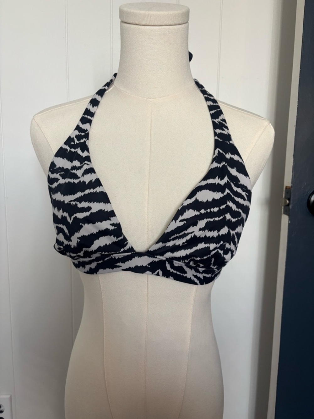 Victoria's Secret Black & White Zebra Triangle Bikini Top - Picture 4 of 4